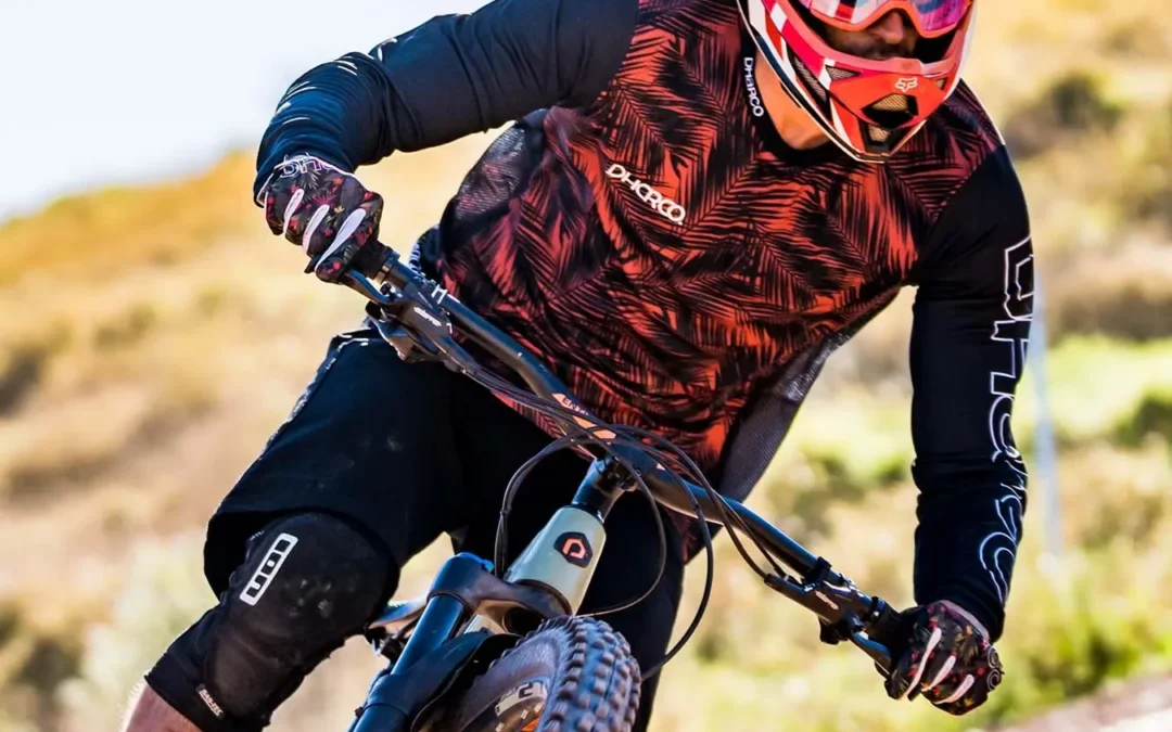 How to Choose the Best Cycling & Skating Apparel for Comfort, Speed, and All-Weather Performance